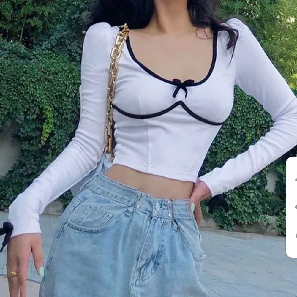 YESSTYLE bow long sleeve crop